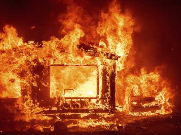 AP: число жертв пожаров в Калифорнии увеличилось до пяти