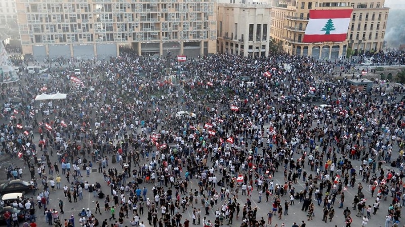 Бейрут полыхает: Протестующие штурмуют правительственные здания