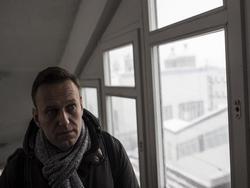 Борт с Навальным вылетел в Германию