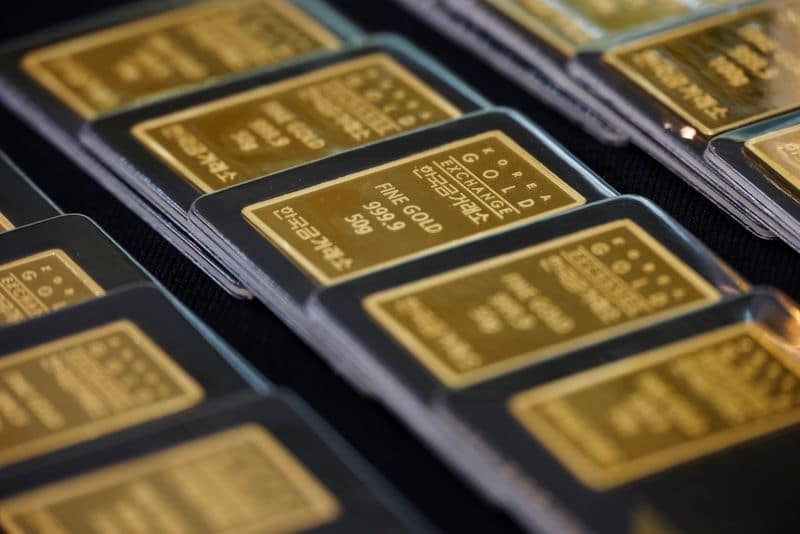 Цены на золото снизились на фоне роста доходности госбондов