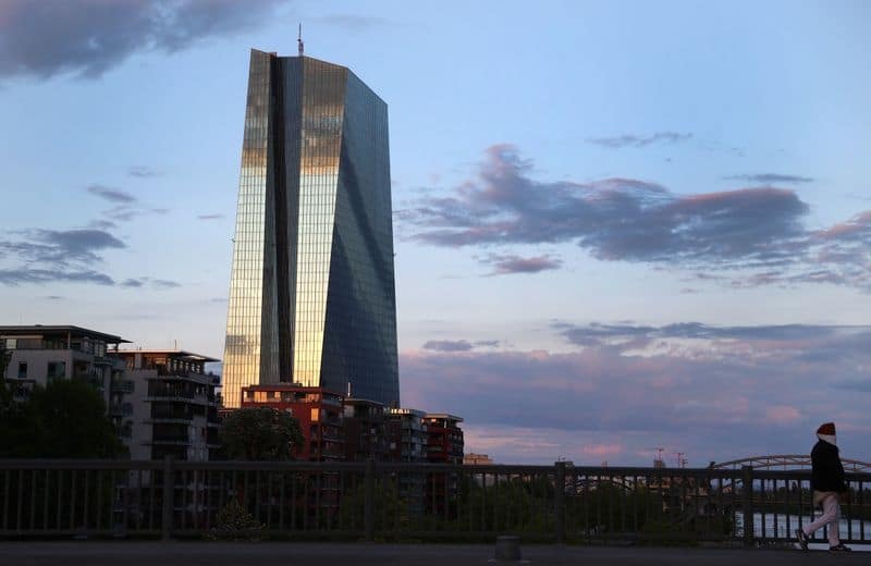 Чиновники ЕЦБ обсудили гибкость скупки бондов -- протокол