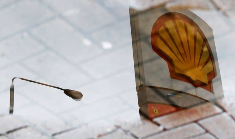 ЭКСКЛЮЗИВ-Shell планирует купить 50% нефтехимического проекта индийской Nayara ценой в $9 млрд