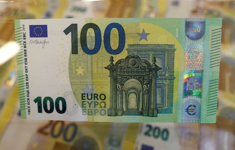 Евро достиг $1,18 благодаря экономическим данным из Германии