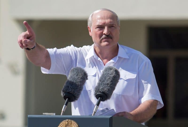 "Я не святой": Лукашенко предложил передать власть после референдума