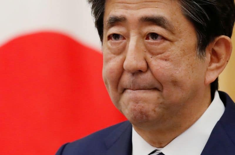 Премьер-министр Японии решил уйти со своего поста -- источник