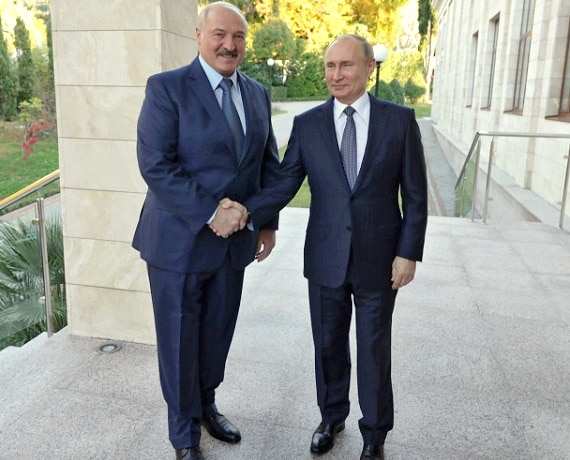 Путин поздравил Лукашенко с переизбранием