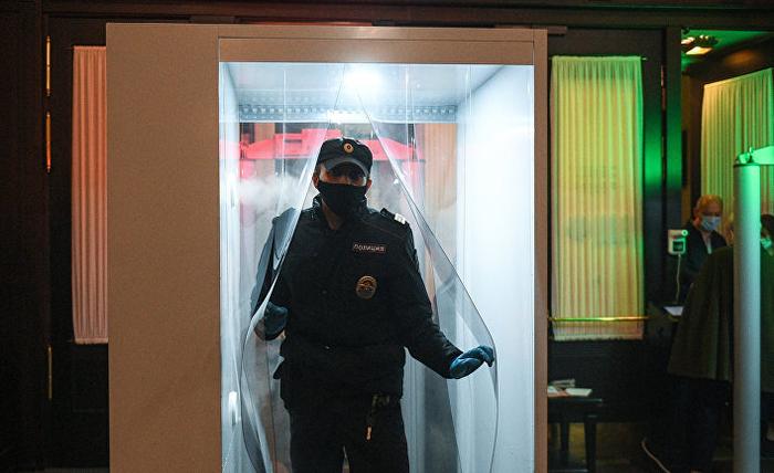 Дезинфекционные туннели и карантин для гостей — «пузырь» для защиты Путина