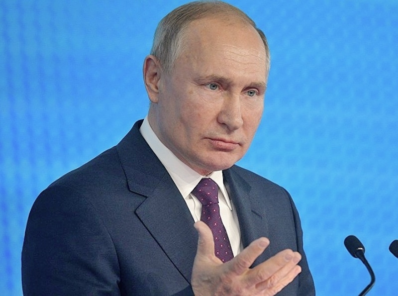 Путин принял отставку главы Дагестана и назначил его своим советником