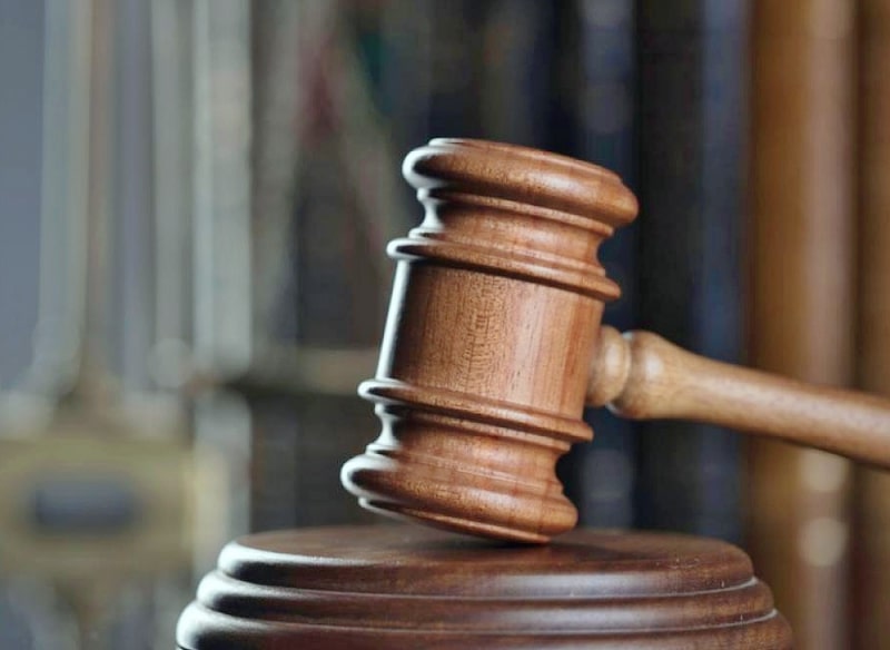 Суд оштрафовал петербургское Яблоко из-за офиса в жилом доме