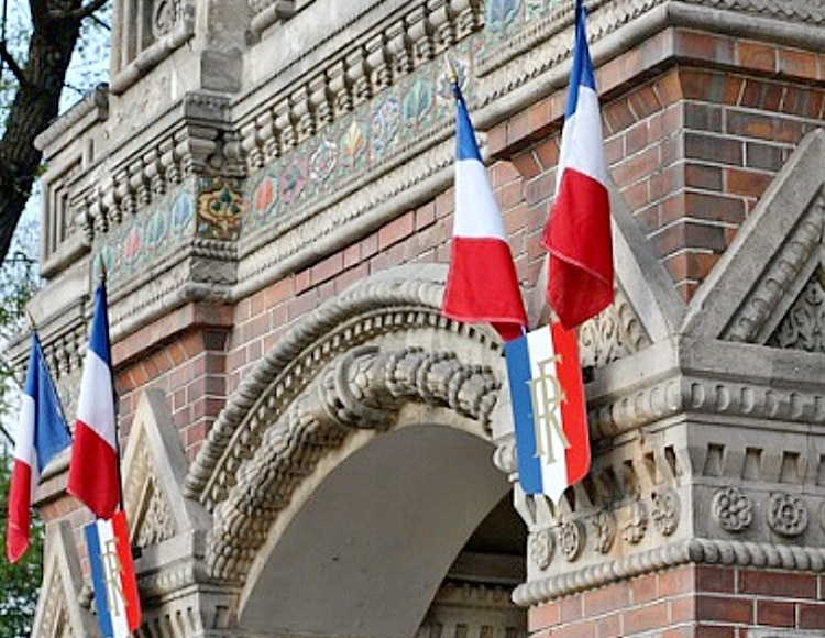 У посольства Франции в Москве вновь началась несогласованная акция