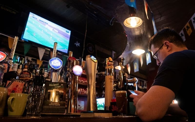 Власти Москвы не планируют закрывать бары и рестораны на ночь