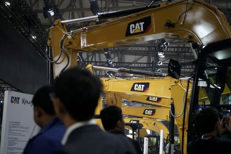 Выручка Caterpillar упала в 3 кв из-за снижения продаж в основных сегментах