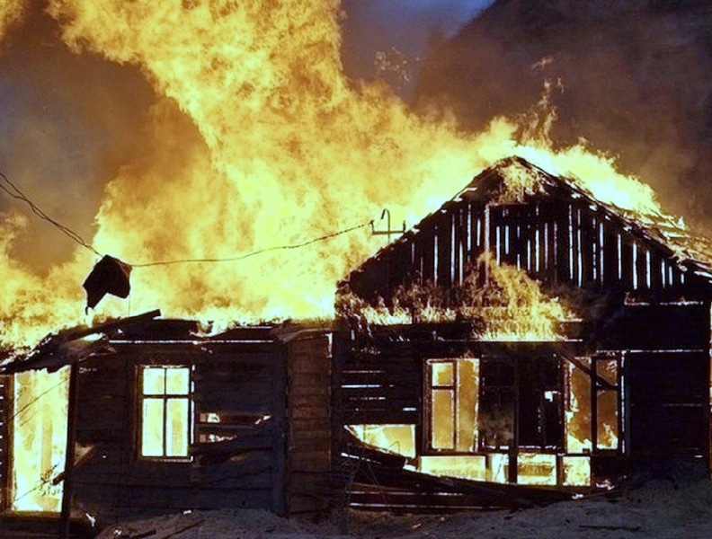 Четыре человека погибли в результате пожара в доме под Рязанью