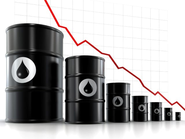 Экспорт российской нефти рухнул на 20%