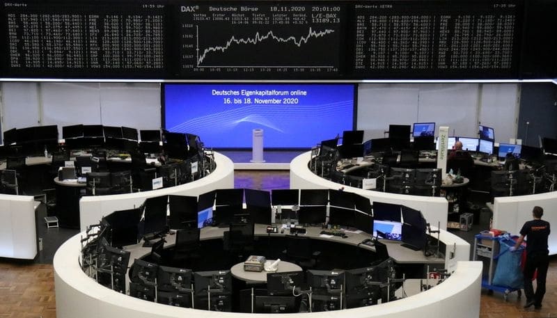 Европейские акции снижаются вслед за Уолл-стрит