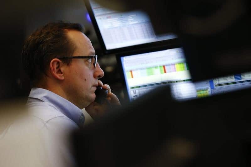 Фьючерс на индекс Dow Jones отыграл потери и перешел к росту