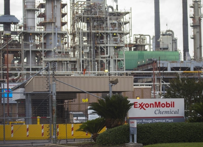 Главные новости: коррекция биткоина, прогноз Exxon и продажа Slack