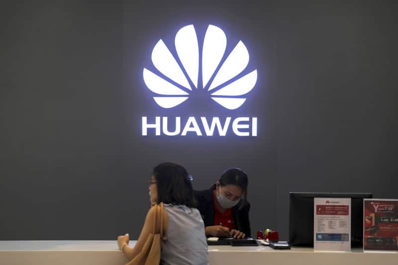 Huawei хочет продать бренд смартфонов Honor за $15 млрд