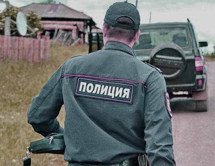 Изрезал шею и грудь: детали жестокого нападения на семью под Москвой