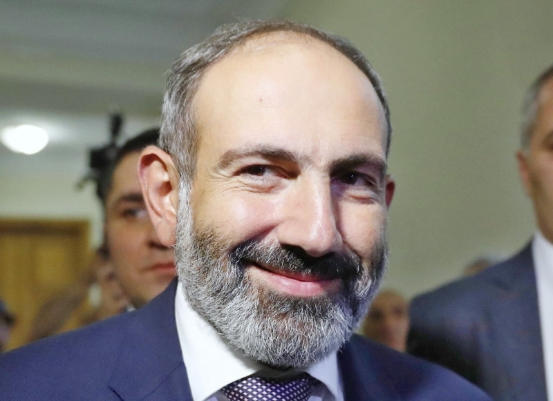 Парламент Армении на внеочередном заседании рассмотрит отставку Пашиняна
