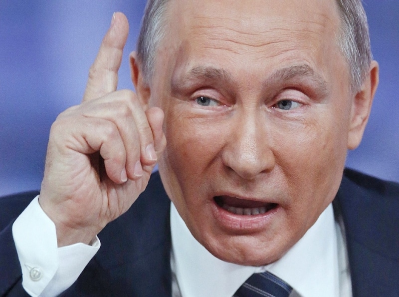 Путин потребовал от чиновников обратить внимание на доходы россиян