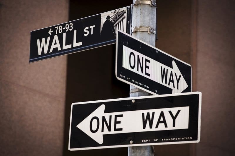 Уолл-стрит умеренно растет, акции FAANG хуже рынка