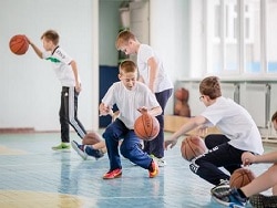 В Хабаровске родители возмутились передачей спорткомплекса чеченской общине