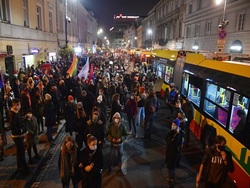 В Варшаве к протестующим применили газ и дубинки
