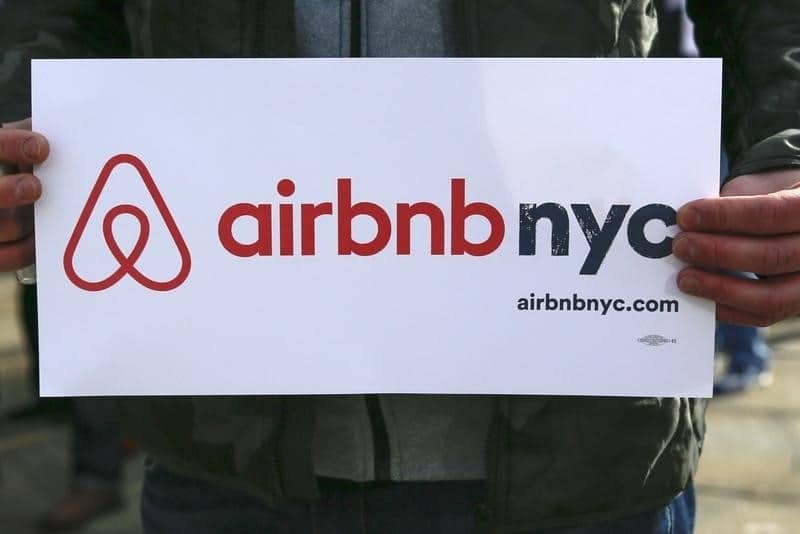 Акции Airbnb подешевели на 25% после IPO