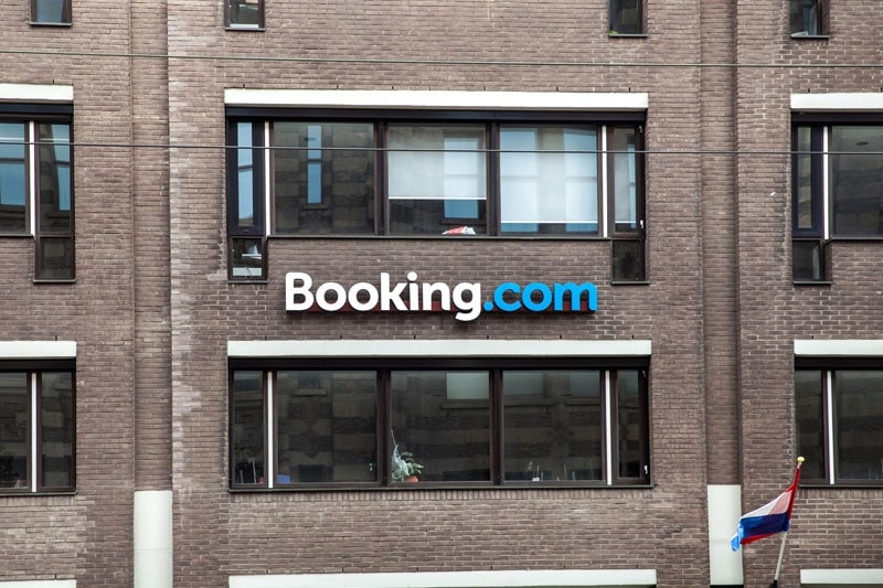 Booking.com нарушила антимонопольный закон — ФАС