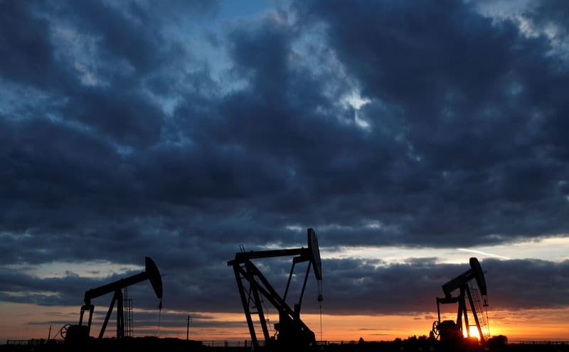 Цена на нефть растет, но рынок осторожничает