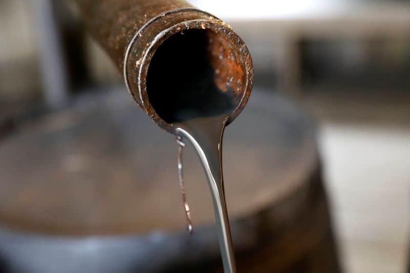 Цены на нефть в минусе - новый штамм коронавируса стал "кошмаром перед Рождеством"