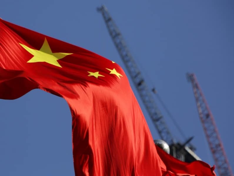 Из американских индексов начали исключать китайские компании из «черного списка»