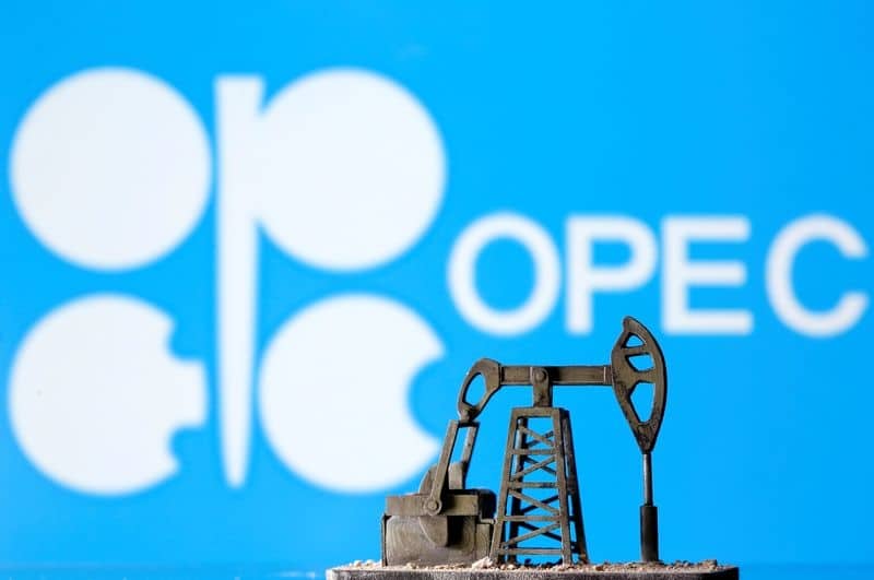 Нефть перешла к росту в ожидании решения ОПЕК+ после переноса встречи