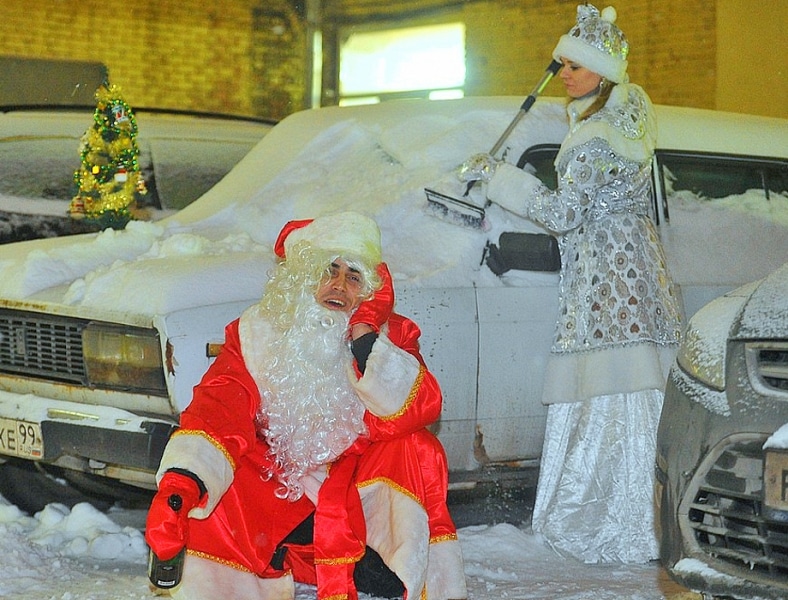 Роспотребнадзор призвал россиян на Новый год сидеть дома или на даче