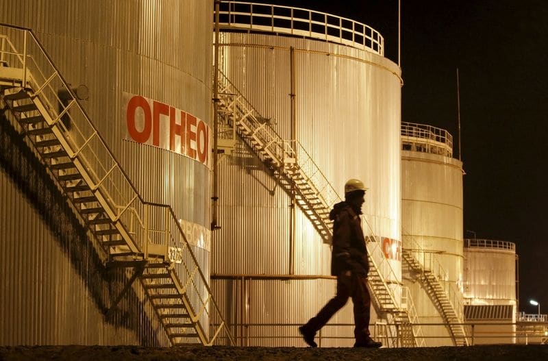 В январе Саудовская Аравия повысит цены на нефть для Азии, снизит для США