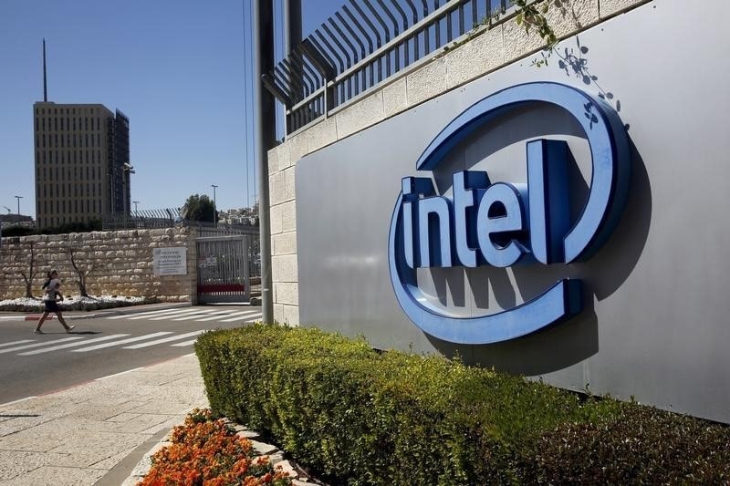 Что встряхнёт рынки: новый лидер в США и отчёт Intel От Investing.com