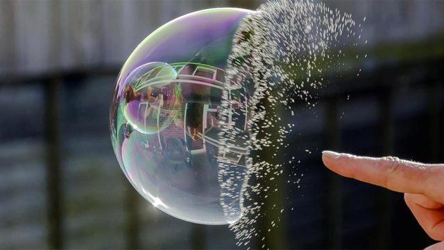 Дэвид Розенберг: Пузырь биткоина ещё не готов лопнуть 