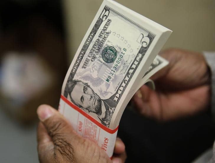 Доллар растет после потрясений на фондовом рынке От Investing.com