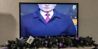 Калининградцам в новогоднюю ночь показали только половину Путина