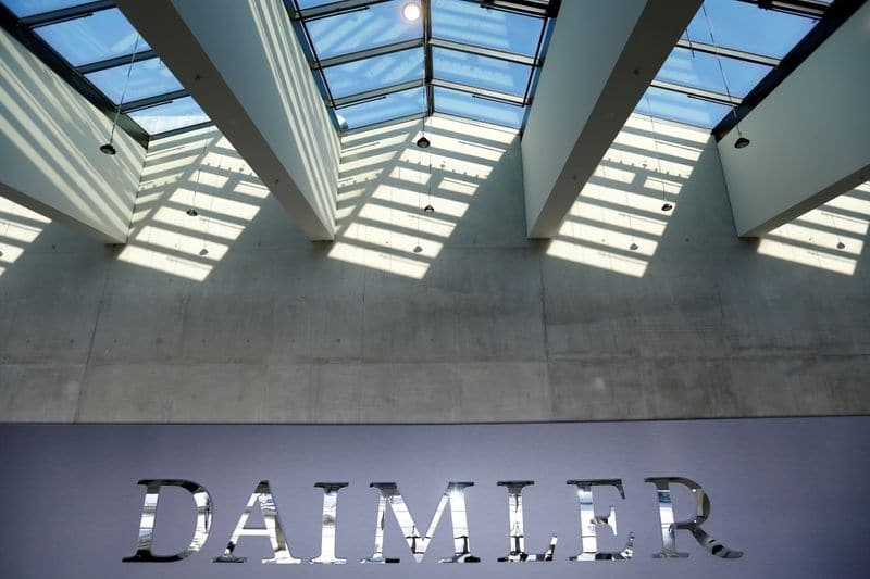 Операционная прибыль Daimler за 2020 год превзошла прогнозы От Reuters