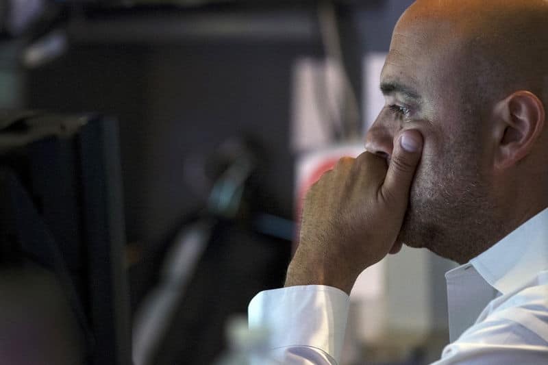 S&P 500 закрылся в плюсе, защитные акции лидировали От Reuters