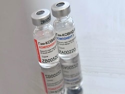 Украинские медики назвали заявление властей о вакцине "Спутник V" враньем