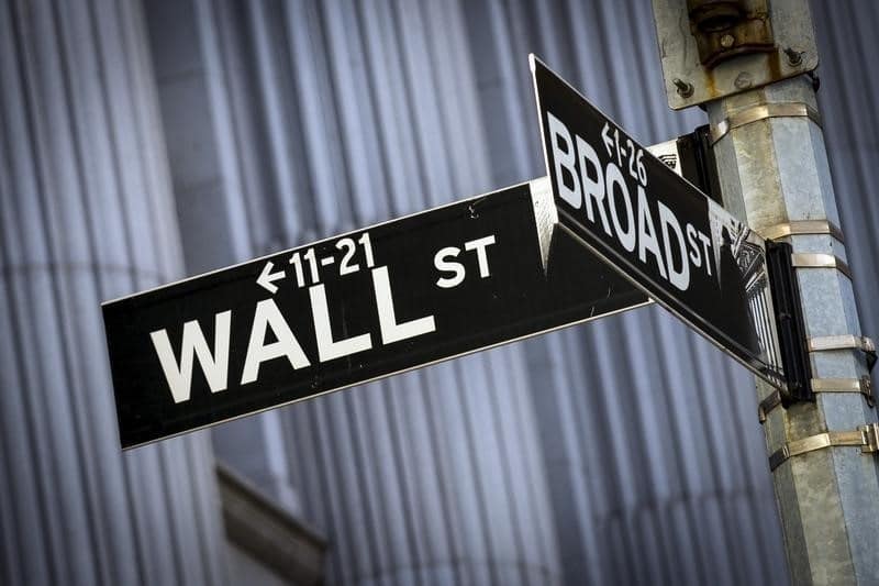 Уолл-стрит торгуется в узком диапазоне в ожидании импичмента От Investing.com