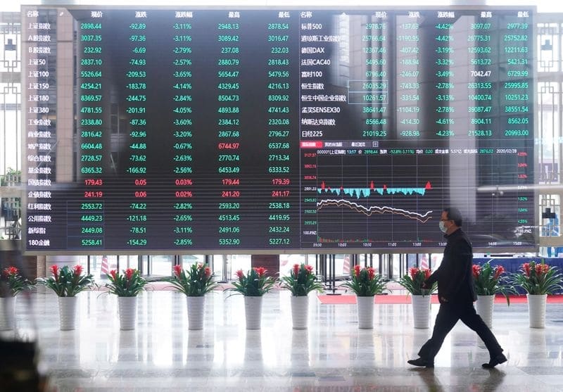 Акции снизились до минимума 3 недель вслед за биржей Гонконга От Reuters
