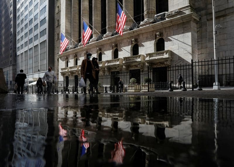 АНАЛИЗ-Инвесторы торопятся, закладывая в цены более раннее ужесточение политики ФРС От Reuters