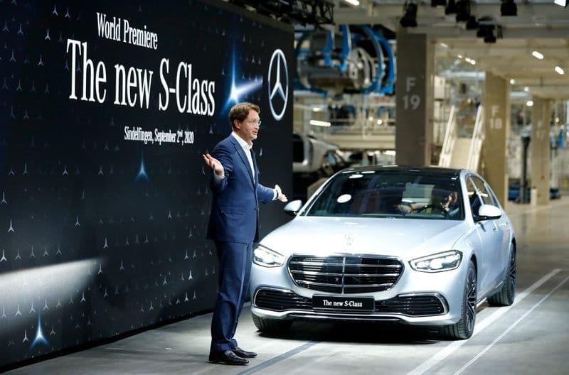 Daimler ожидает улучшения продаж в 21г благодаря восстановлению после пандемии От Reuters