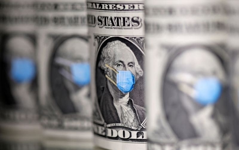 Доллар растет после скачка доходности госбондов США От Reuters