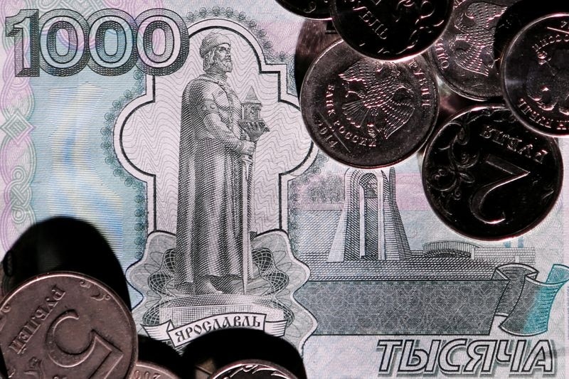 Минфин РФ в январе потратил из ФНБ на покрытие дефицита бюджета 11,1 млрд р От Reuters