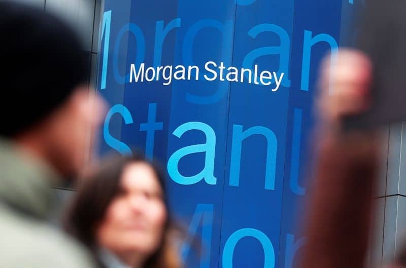 Morgan Stanley открыл длинную позицию в рубле От Reuters
